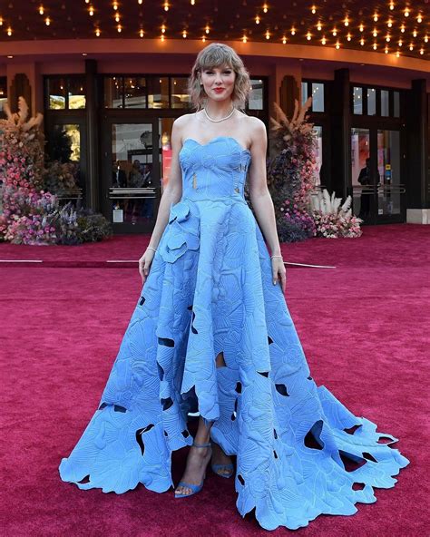 taylor swift oscar de la renta dress dupe